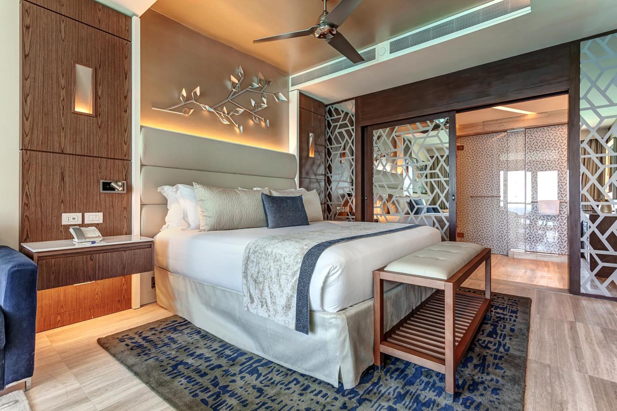 Luxury Chairman's Four Bedroom Suite Ocean Front Diamond Club