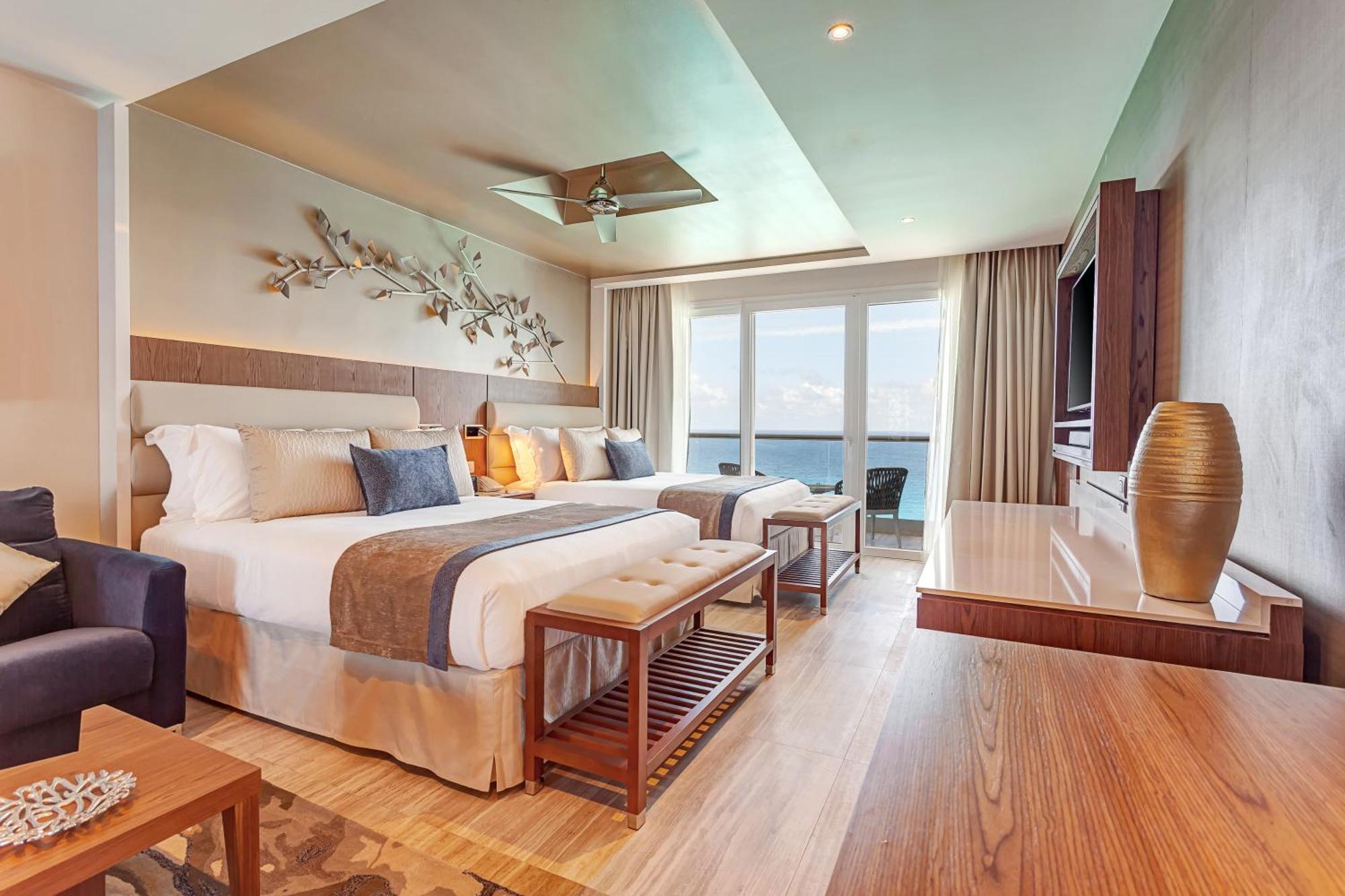 Luxury Chairman's Three Bedroom Suite Ocean Front Diamond Club