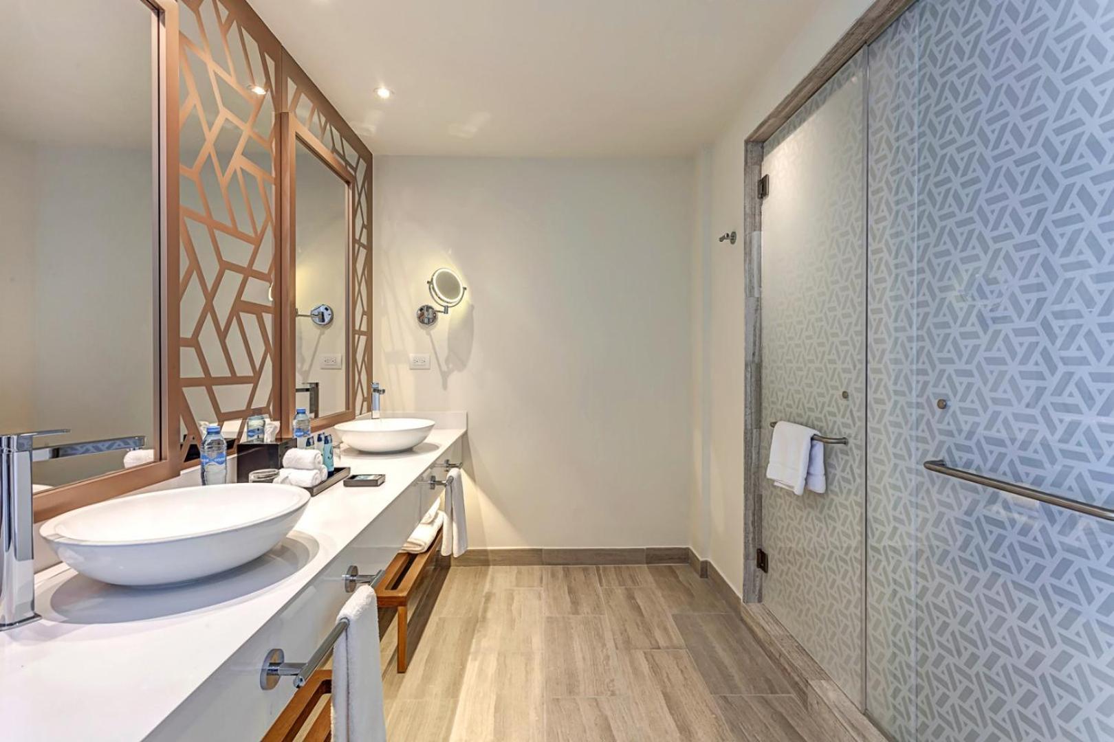 Luxury Junior Suite Ocean Front Diamond Club 